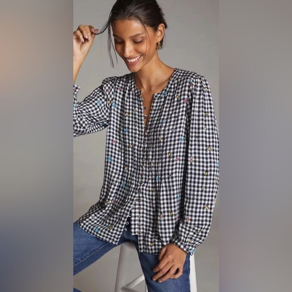Anthropologie Pilcro Embroidered Desingns Gingham Buttondown Size Small EUC
